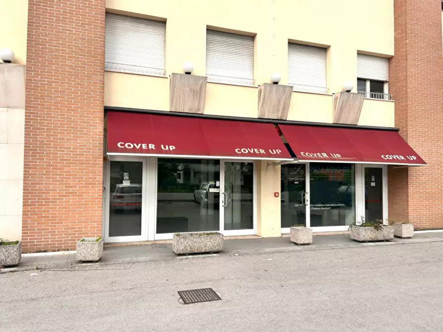 Immagine 6 di Negozio in affitto  in Viale della Repubblica, 14 a Sandrigo
