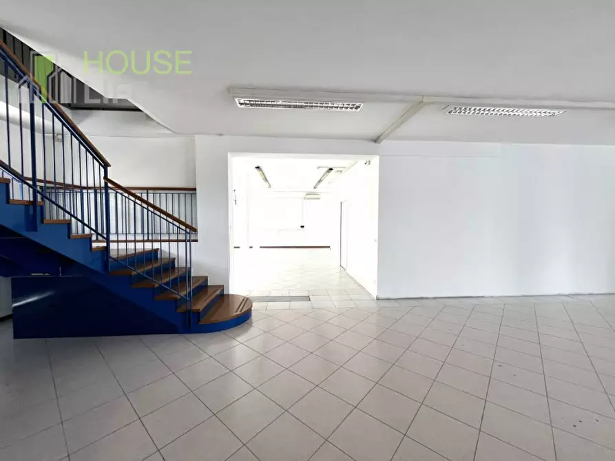 Immagine 7 di Negozio in affitto  in Viale della Repubblica, 14 a Sandrigo