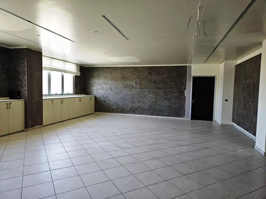 Immagine 4 di Ufficio in vendita  in via Norvegia 72 a Cascina