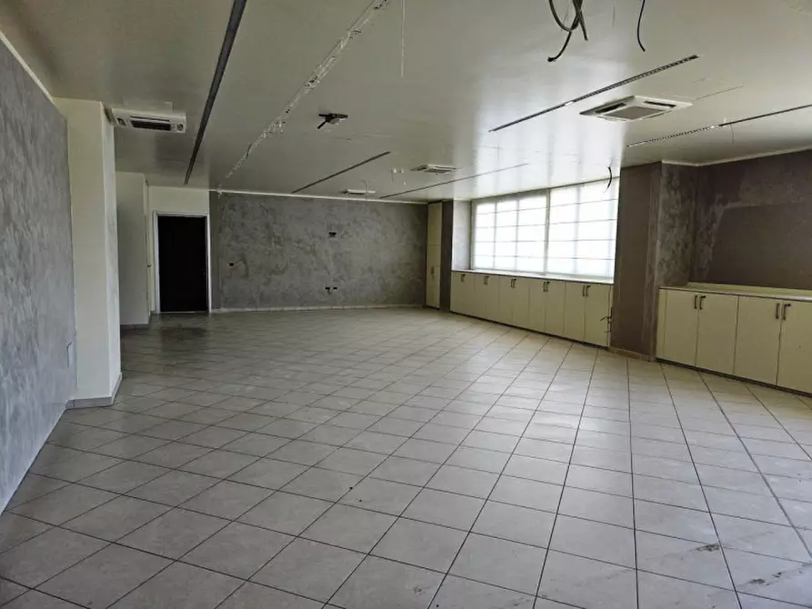 Immagine 15 di Ufficio in vendita  in via Norvegia 72 a Cascina