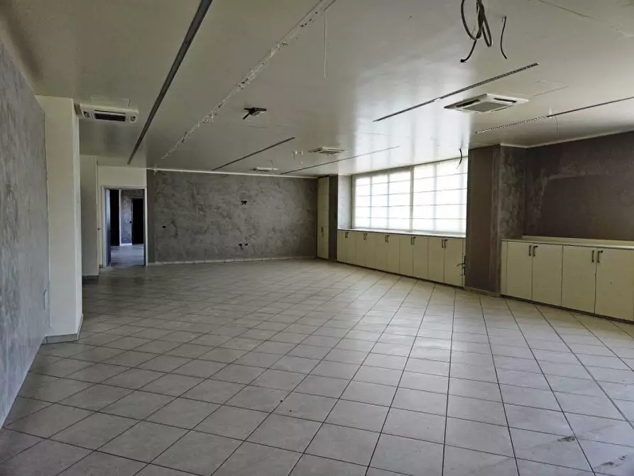 Immagine 17 di Ufficio in vendita  in via Norvegia 72 a Cascina