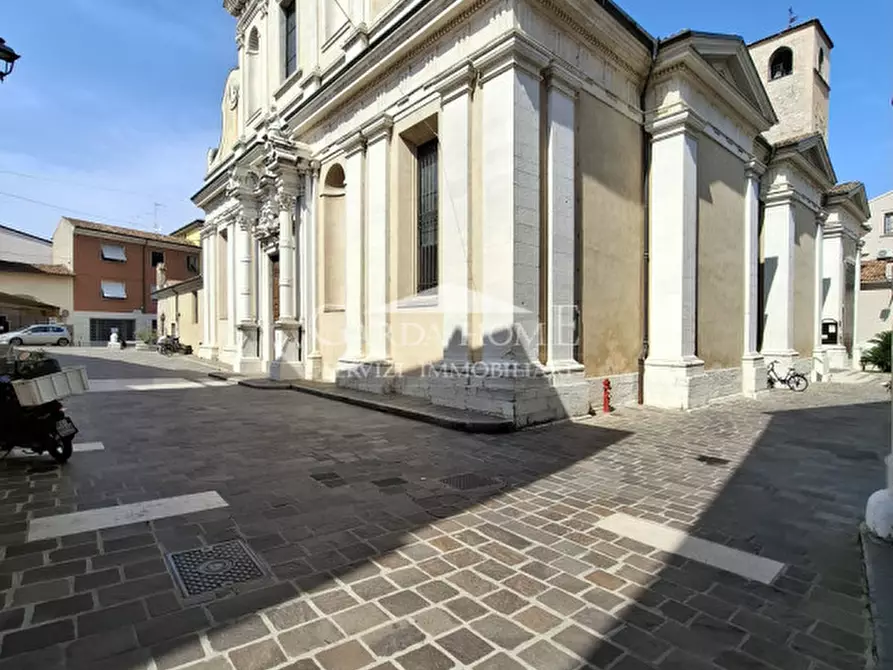 Immagine 7 di Negozio in affitto  in Piazza Duomo a Desenzano Del Garda