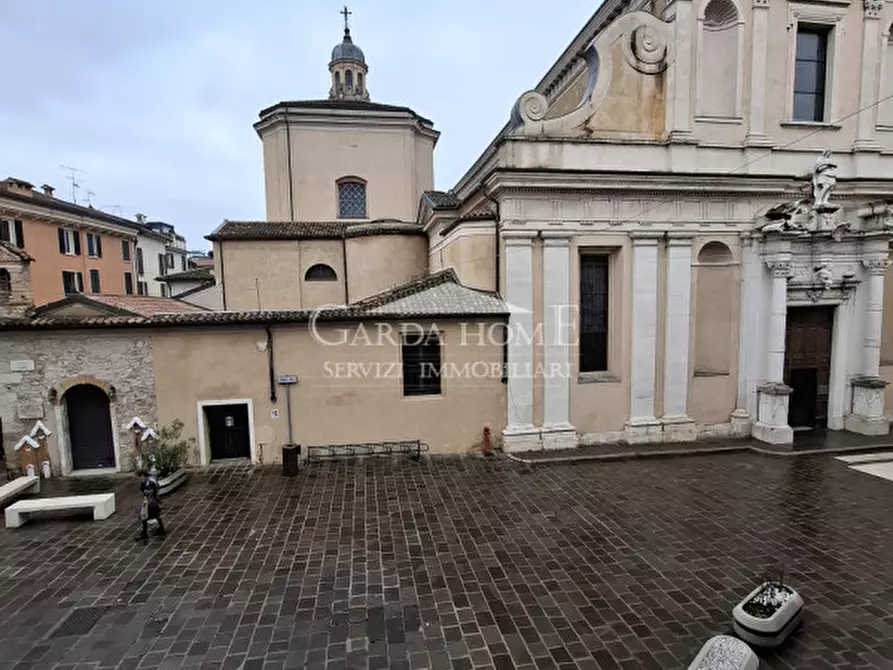 Immagine 18 di Negozio in affitto  in Piazza Duomo a Desenzano Del Garda