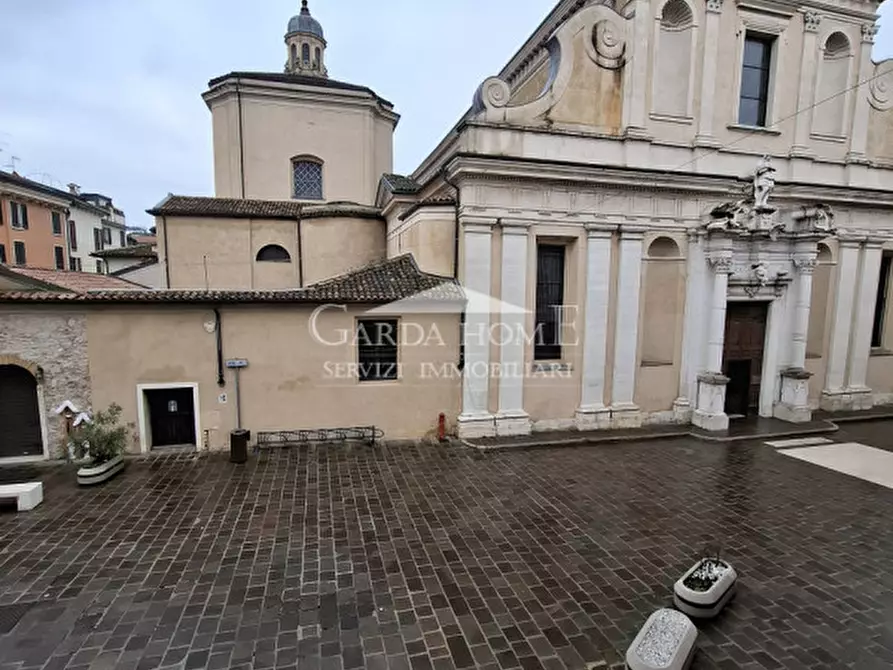 Immagine 19 di Negozio in affitto  in Piazza Duomo a Desenzano Del Garda