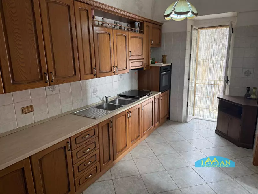 Immagine 1 di Casa indipendente in vendita  in Via Cesare Battisti a Ceglie Messapico