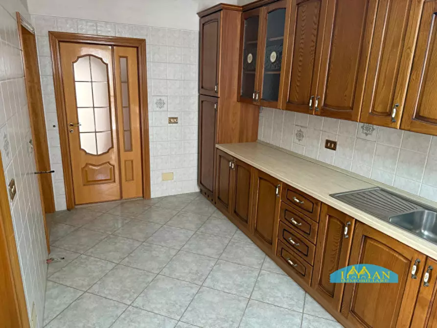 Immagine 3 di Casa indipendente in vendita  in Via Cesare Battisti a Ceglie Messapico