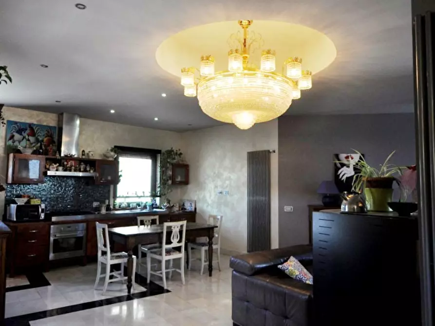 Immagine 4 di Appartamento in vendita  in viale Matteotti a Montevarchi