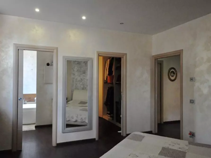 Immagine 10 di Appartamento in vendita  in viale Matteotti a Montevarchi