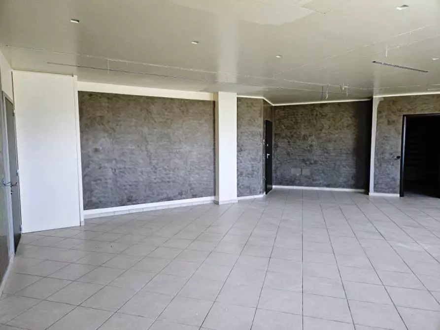 Immagine 19 di Ufficio in affitto  in via Norvegia 72 a Cascina