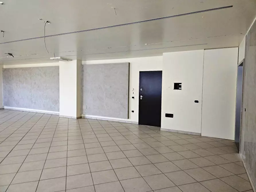 Immagine 21 di Ufficio in affitto  in via Norvegia 72 a Cascina