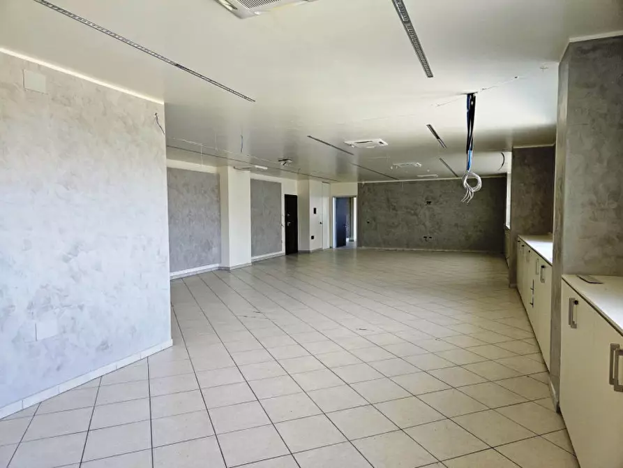 Immagine 30 di Ufficio in affitto  in via Norvegia 72 a Cascina