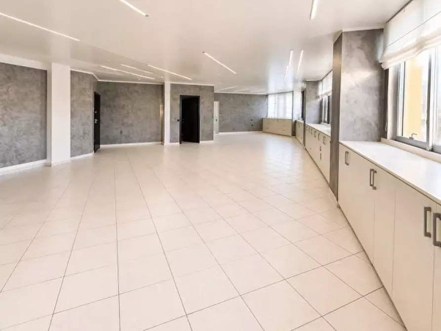 Immagine 15 di Ufficio in affitto  in via Norvegia 72 a Cascina
