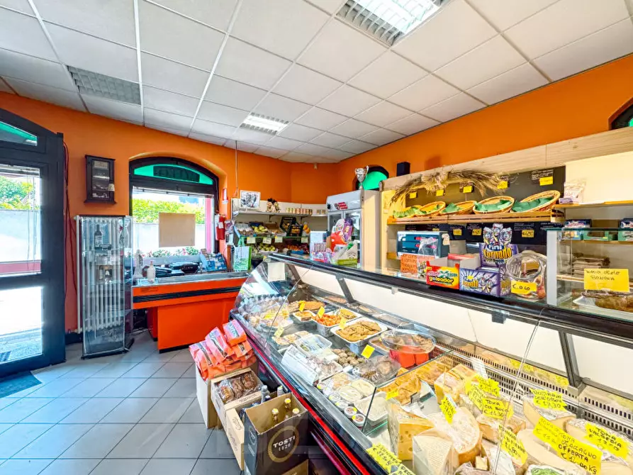 Immagine 4 di Attività commerciale in vendita  in veruno via marconi 15 a Gattico-Veruno