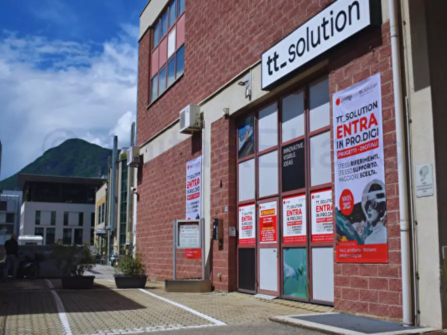 Immagine 2 di Capannone industriale in vendita  in Via di Mezzo Ai Piani - Bozner-Boden-Mitterweg a Bolzano