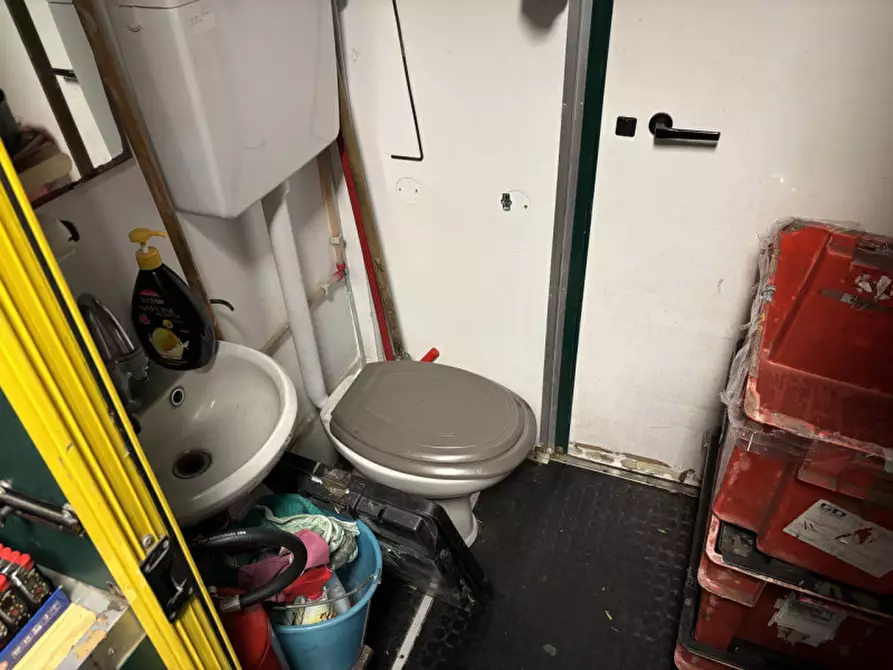 Immagine 12 di Attività commerciale in vendita  in Piazza Libertà a Rho