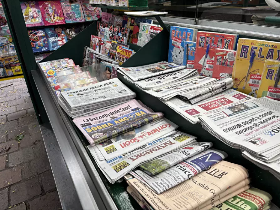 Immagine 14 di Attività commerciale in vendita  in Piazza Libertà a Rho