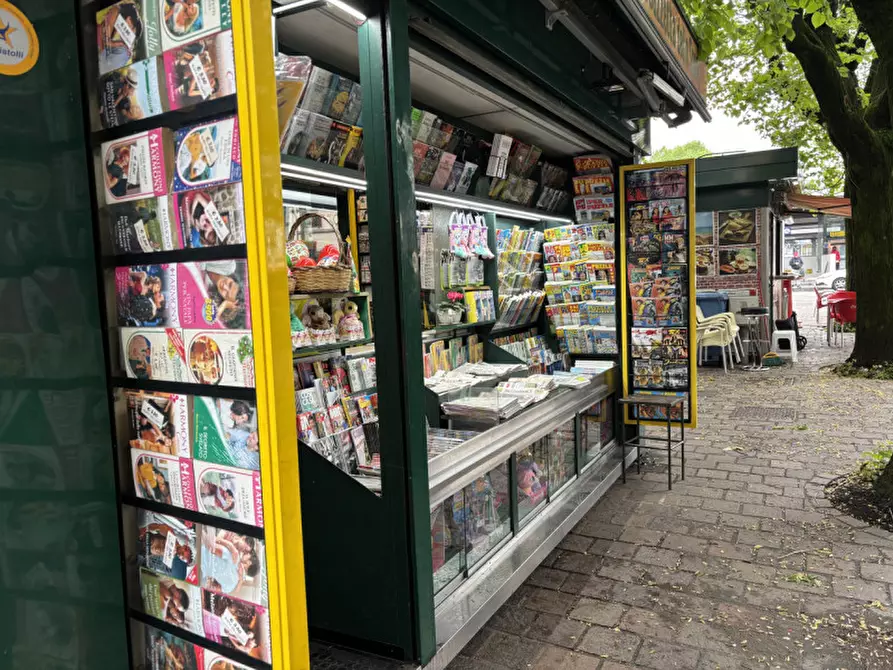 Immagine 15 di Attività commerciale in vendita  in Piazza Libertà a Rho