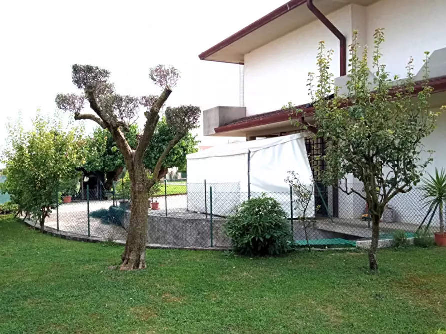 Immagine 2 di Casa bifamiliare in vendita  a San Zenone Degli Ezzelini