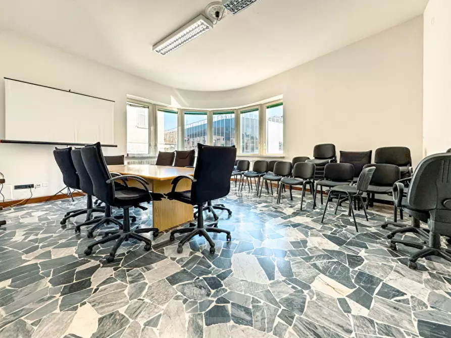 Immagine 1 di Ufficio in vendita  in Corso Semipione 27 a Borgomanero