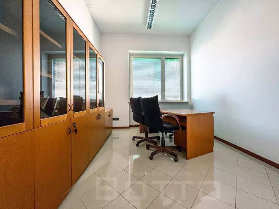 Immagine 6 di Ufficio in vendita  in Corso Semipione 27 a Borgomanero