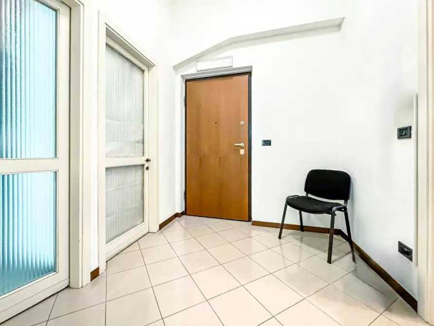 Immagine 7 di Ufficio in vendita  in Corso Semipione 27 a Borgomanero