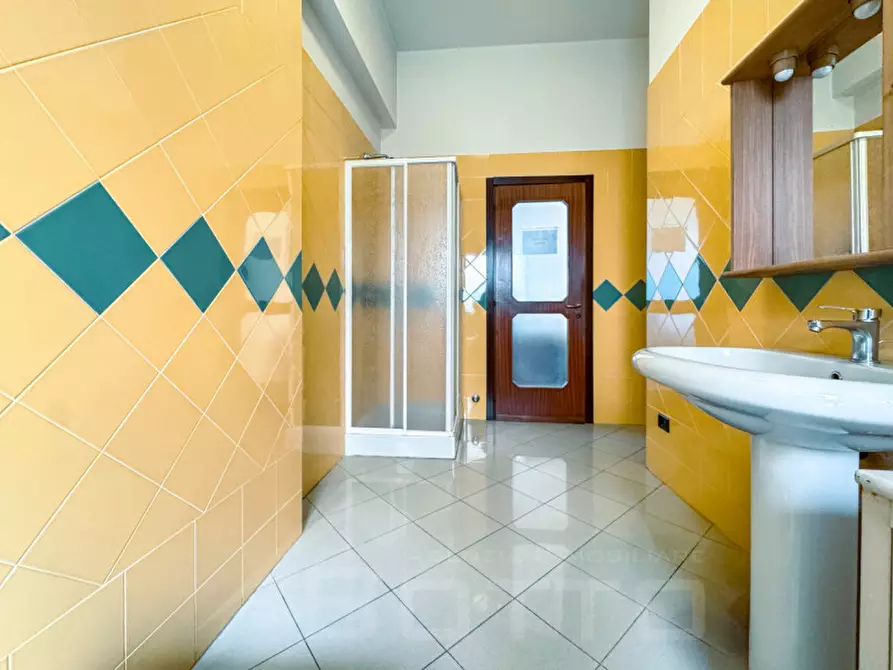 Immagine 14 di Ufficio in vendita  in Corso Semipione 27 a Borgomanero