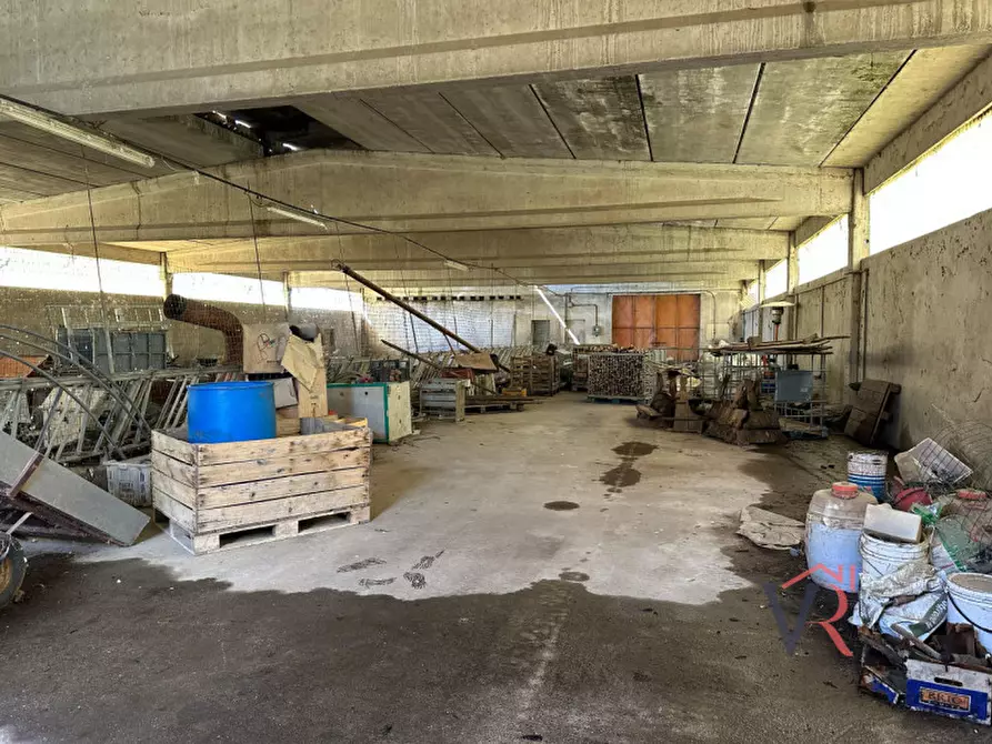 Immagine 10 di Capannone industriale in vendita  a Dello