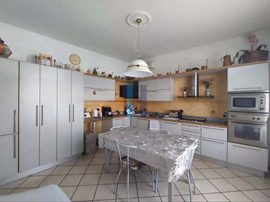 Immagine 3 di Casa indipendente in vendita  in Via IV Novembre a Capriano Del Colle