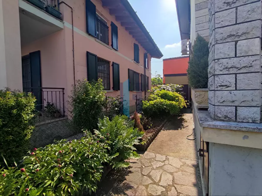 Immagine 32 di Casa indipendente in vendita  in Via IV Novembre a Capriano Del Colle