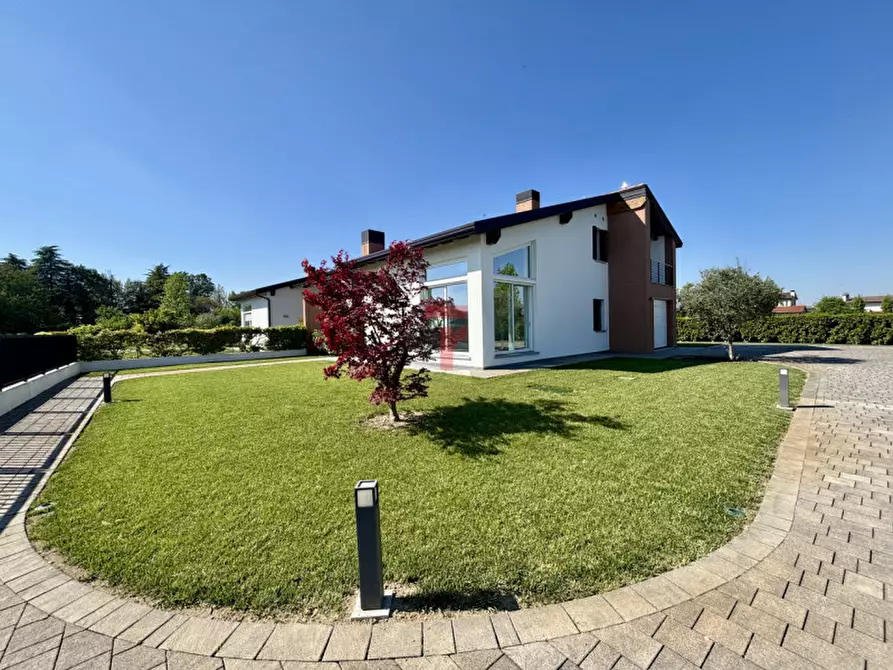 Immagine 1 di Casa bifamiliare in vendita  a Saonara