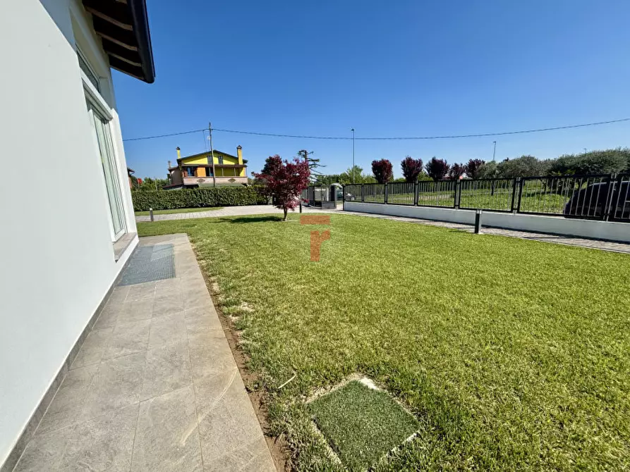 Immagine 42 di Casa bifamiliare in vendita  a Saonara