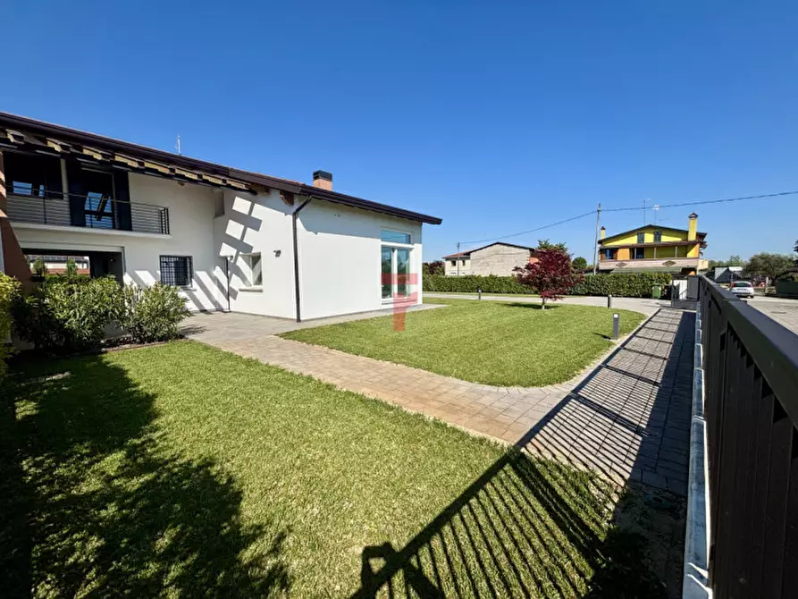 Immagine 46 di Casa bifamiliare in vendita  a Saonara