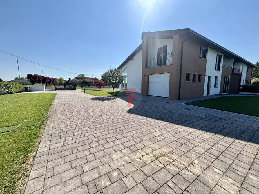 Immagine 49 di Casa bifamiliare in vendita  a Saonara
