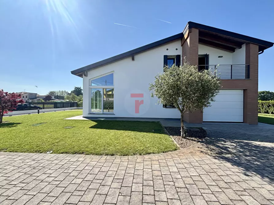 Immagine 50 di Casa bifamiliare in vendita  a Saonara