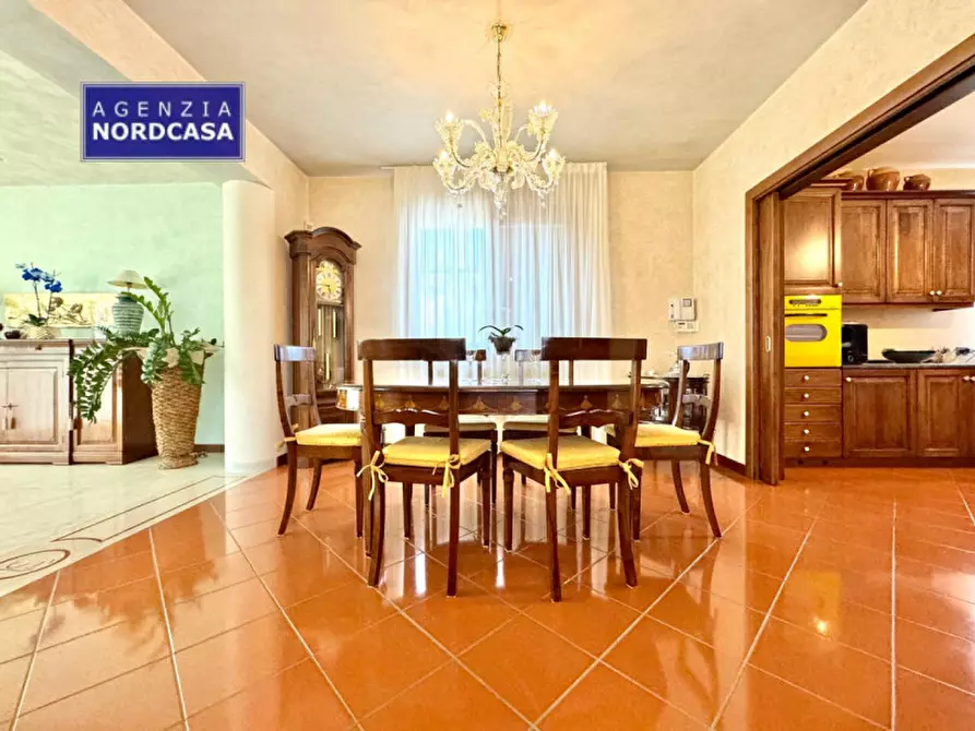 Immagine 5 di Villa in vendita  in Via Resistenza a Stra