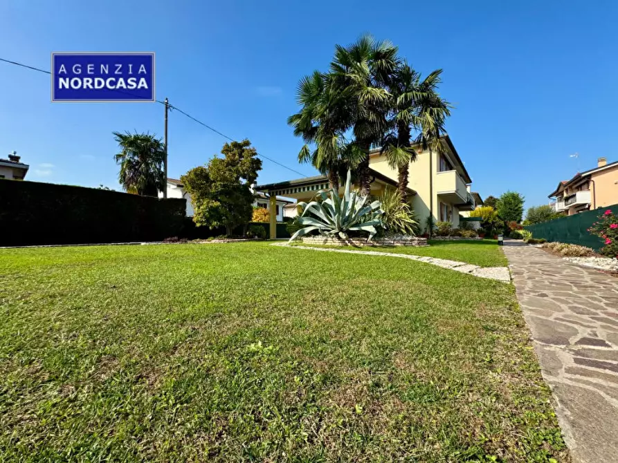 Immagine 26 di Villa in vendita  in Via Resistenza a Stra