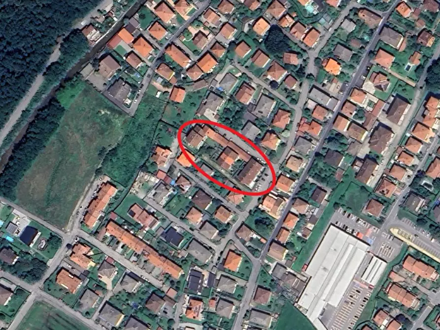 Immagine 5 di Posto auto in vendita  in Via dei Cigni, 21050 Porto Ceresio VA, Italia a Porto Ceresio