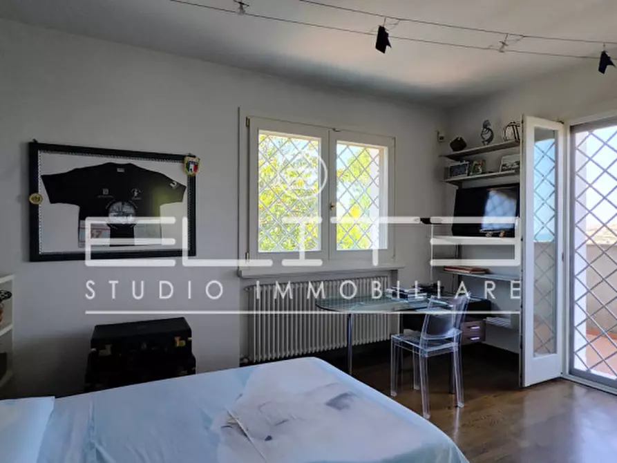 Immagine 14 di Villa in vendita  a Porto Recanati