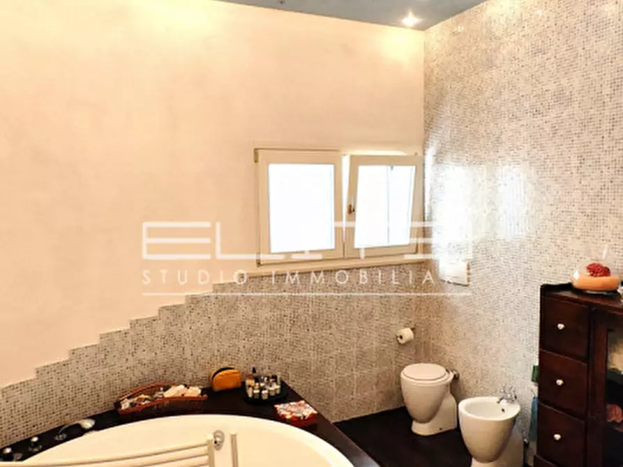 Immagine 23 di Villa in vendita  a Porto Recanati