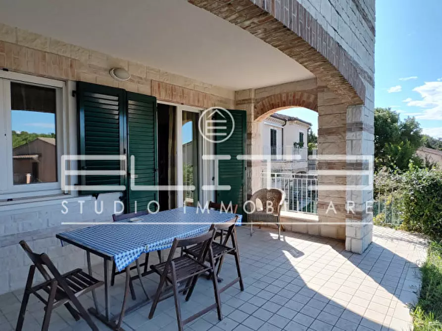 Immagine 3 di Villa in vendita  in SIROLO a Sirolo