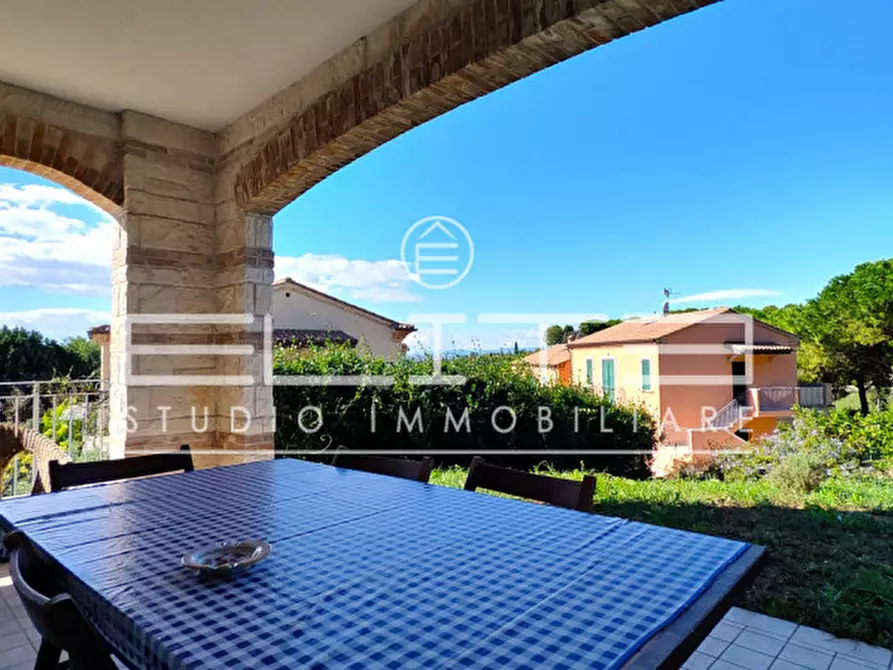 Immagine 4 di Villa in vendita  in SIROLO a Sirolo