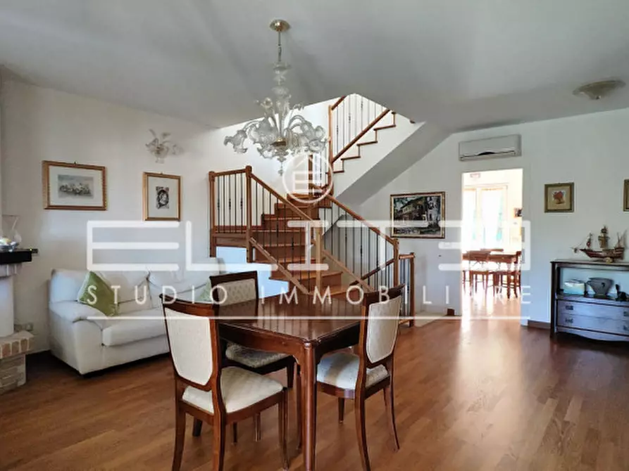 Immagine 8 di Villa in vendita  in SIROLO a Sirolo