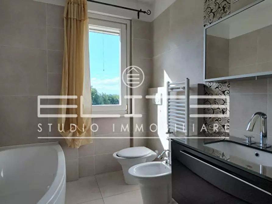 Immagine 17 di Villa in vendita  in SIROLO a Sirolo