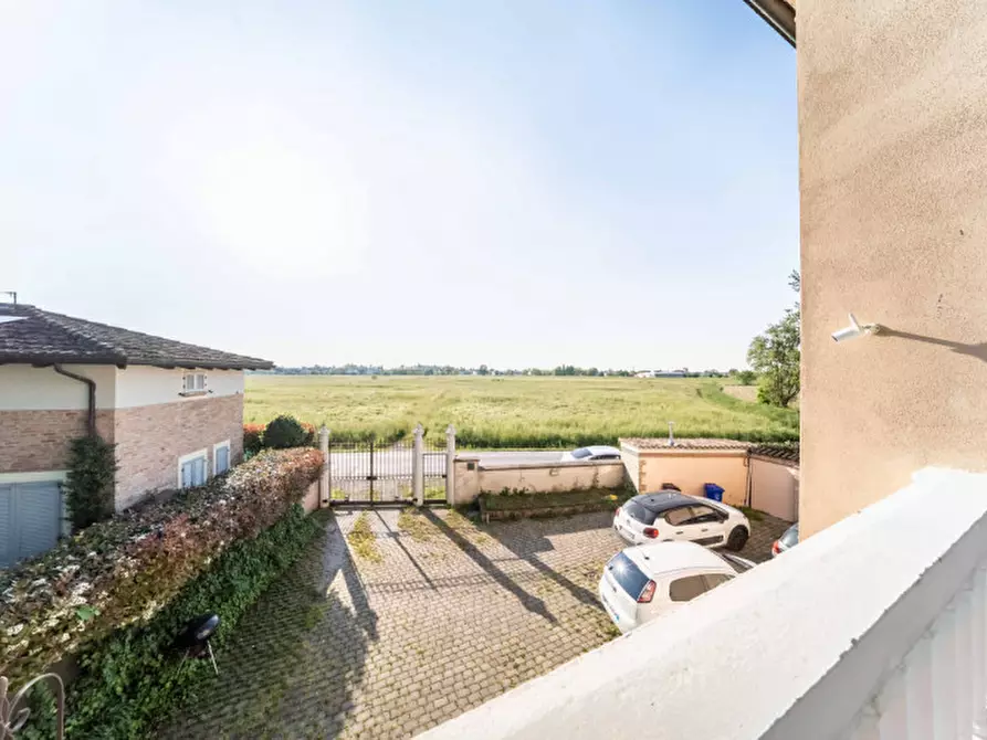 Immagine 21 di Villa in vendita  in Frazione Casalfoschino n.24 a Sissa Trecasali