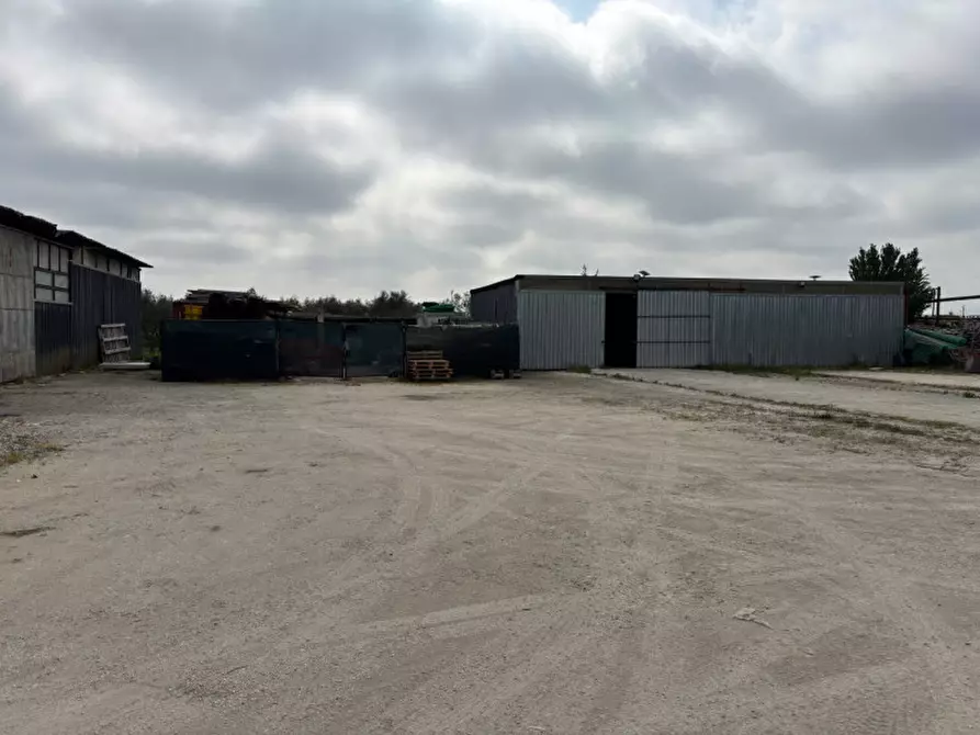 Immagine 1 di Capannone industriale in affitto  in VIA DEL PARADISO a Campi Bisenzio
