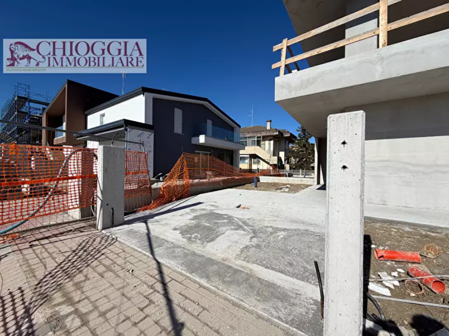 Immagine 2 di Villa in vendita  in Viale Mediterraneo a Chioggia