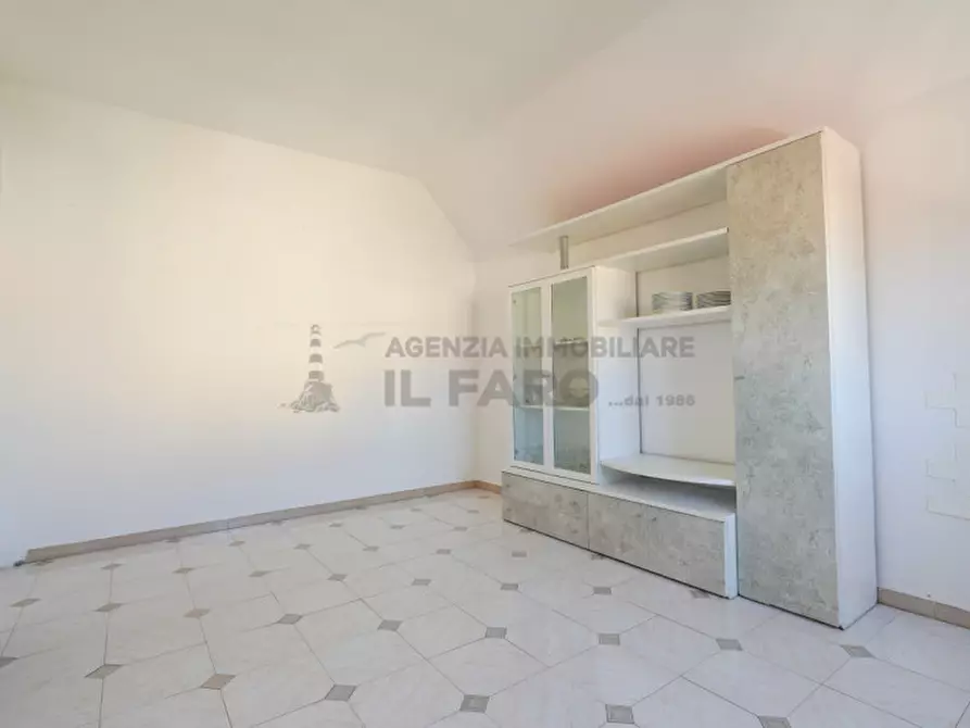 Immagine 5 di Appartamento in vendita  in Via Indipendenza a La Maddalena