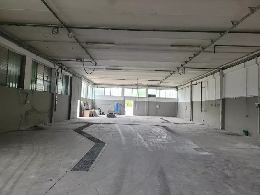 Immagine 1 di Capannone industriale in affitto  a Maranello