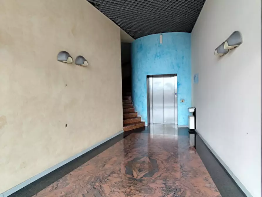 Immagine 2 di Ufficio in vendita  a Vicenza