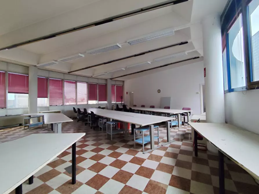 Immagine 5 di Ufficio in vendita  a Vicenza
